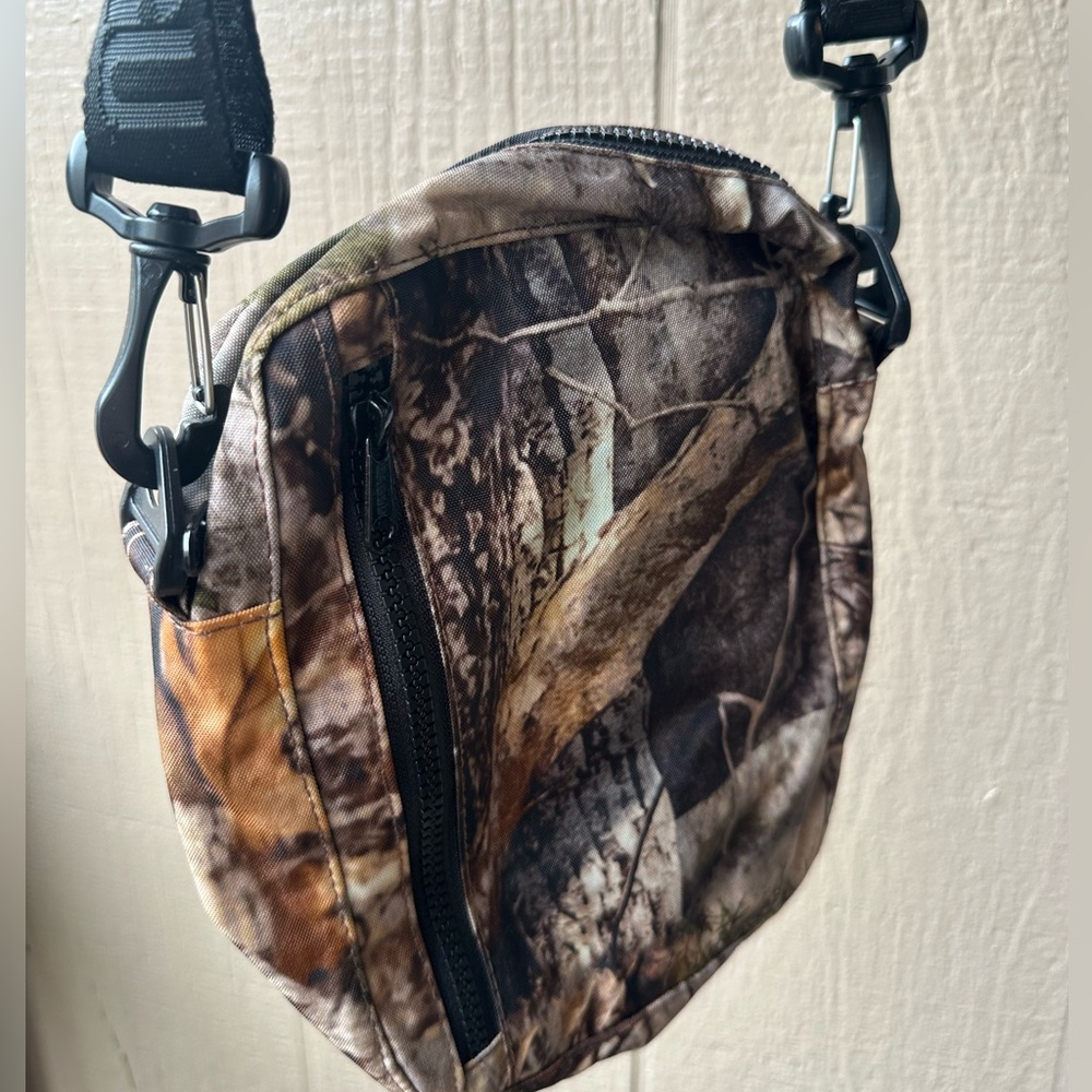 BAGGU Brown and Green Belt Bag Camouflage